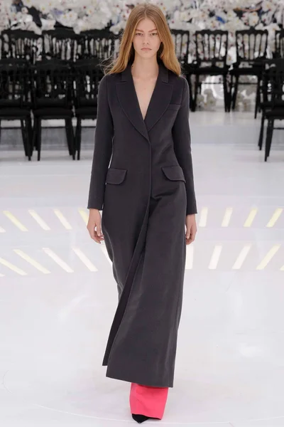 Look 22